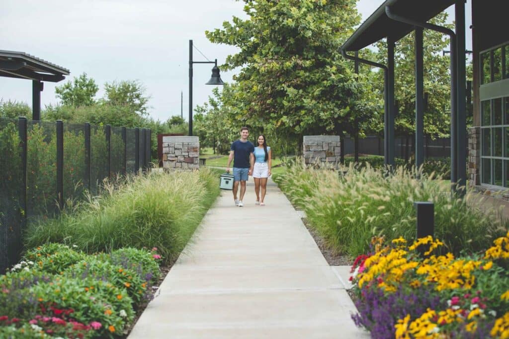 master planned communities amenities - walking trails